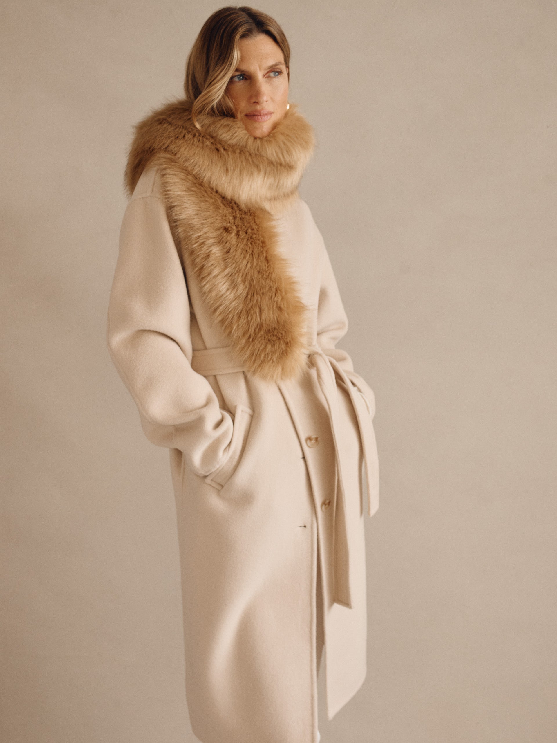 251007_December25_OF_W_11_FauxFurScarf_1939