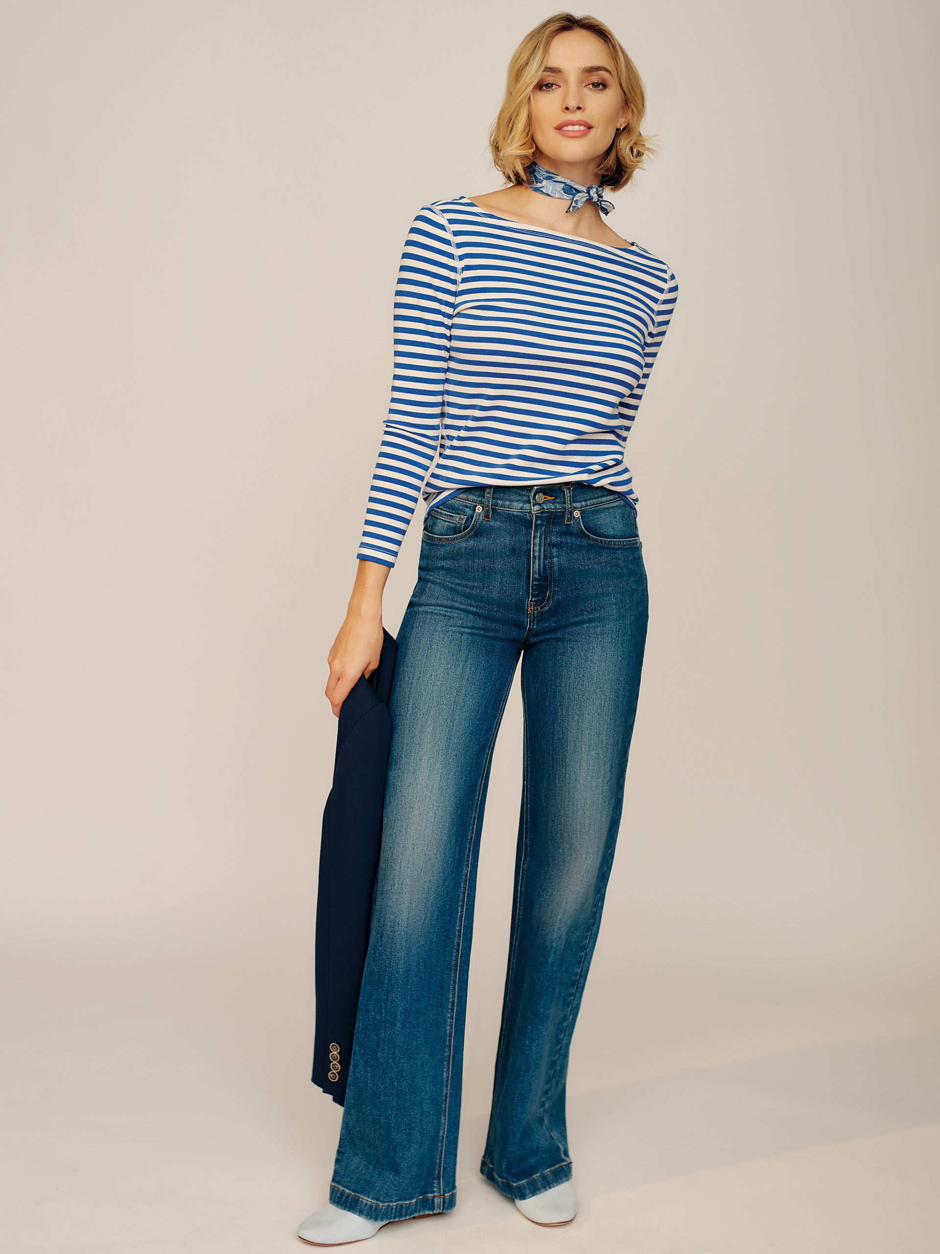 Nov24_14_GoldieTopLowdenJeans_085_f9e75784-2028-44d3-945a-3f989a80c1a7