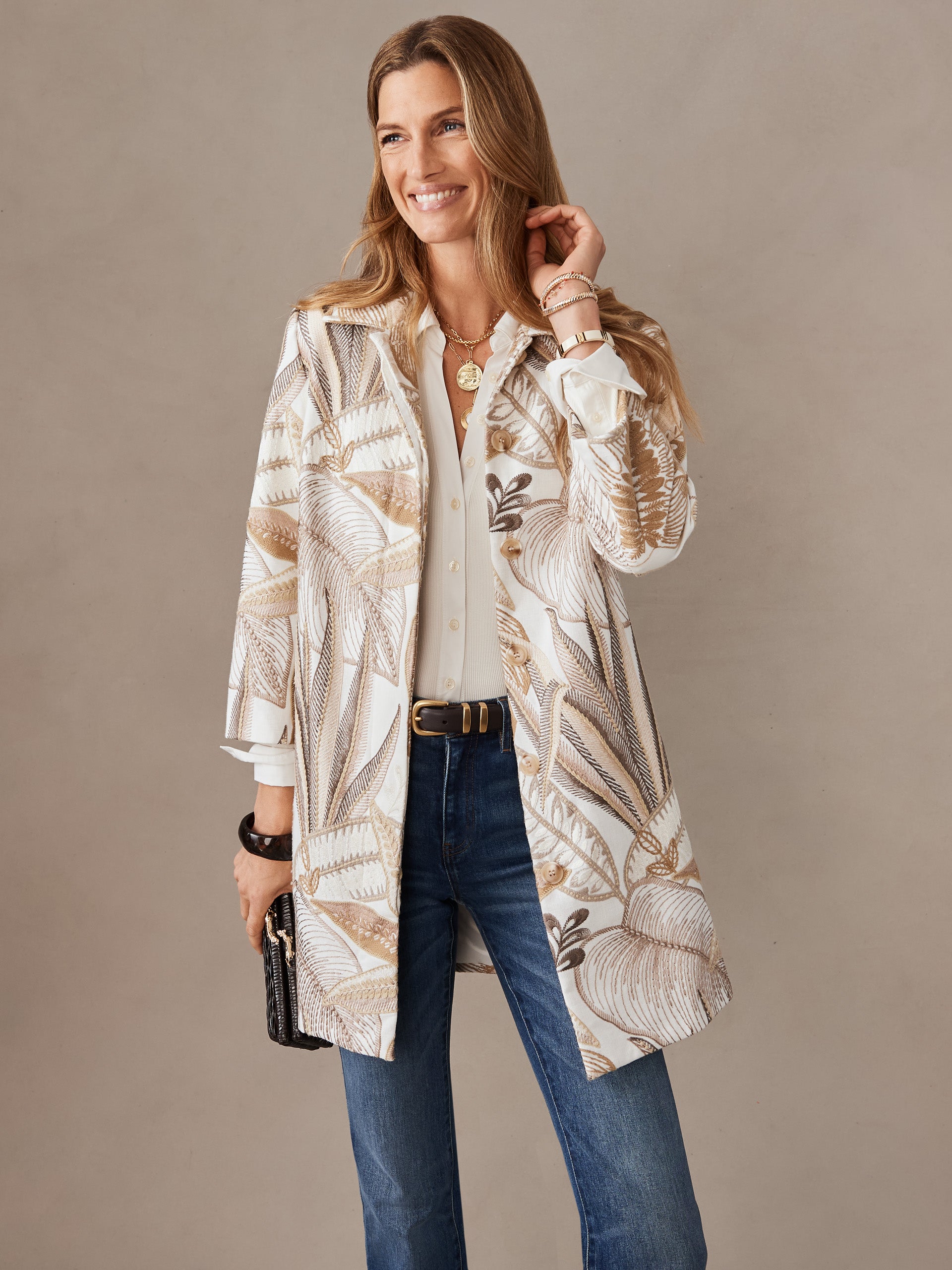 deirdre_0219746465_lush_leaves_off_white_sand_024